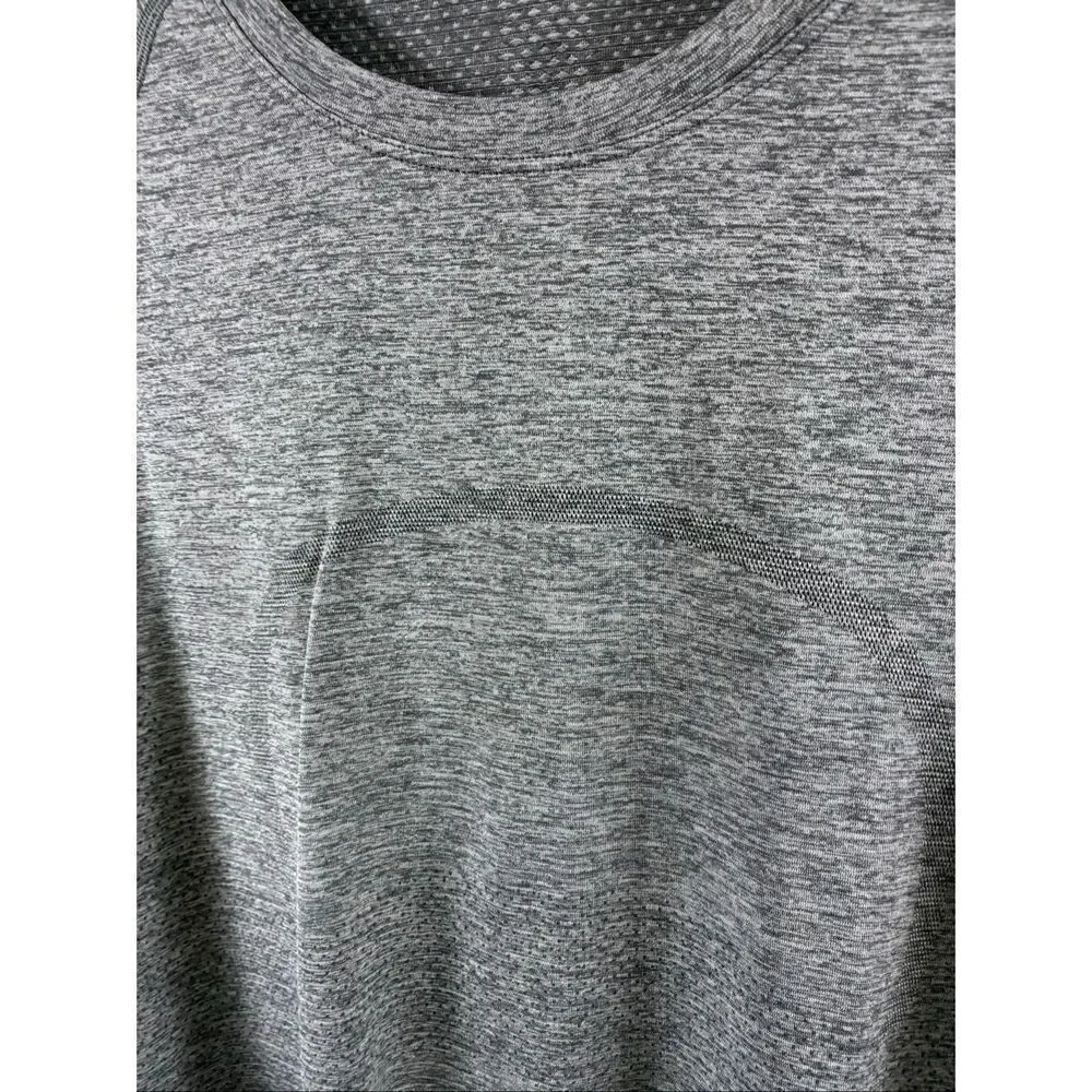 Lululemon Swiftly Tech Long Sleeve in Gray Size L